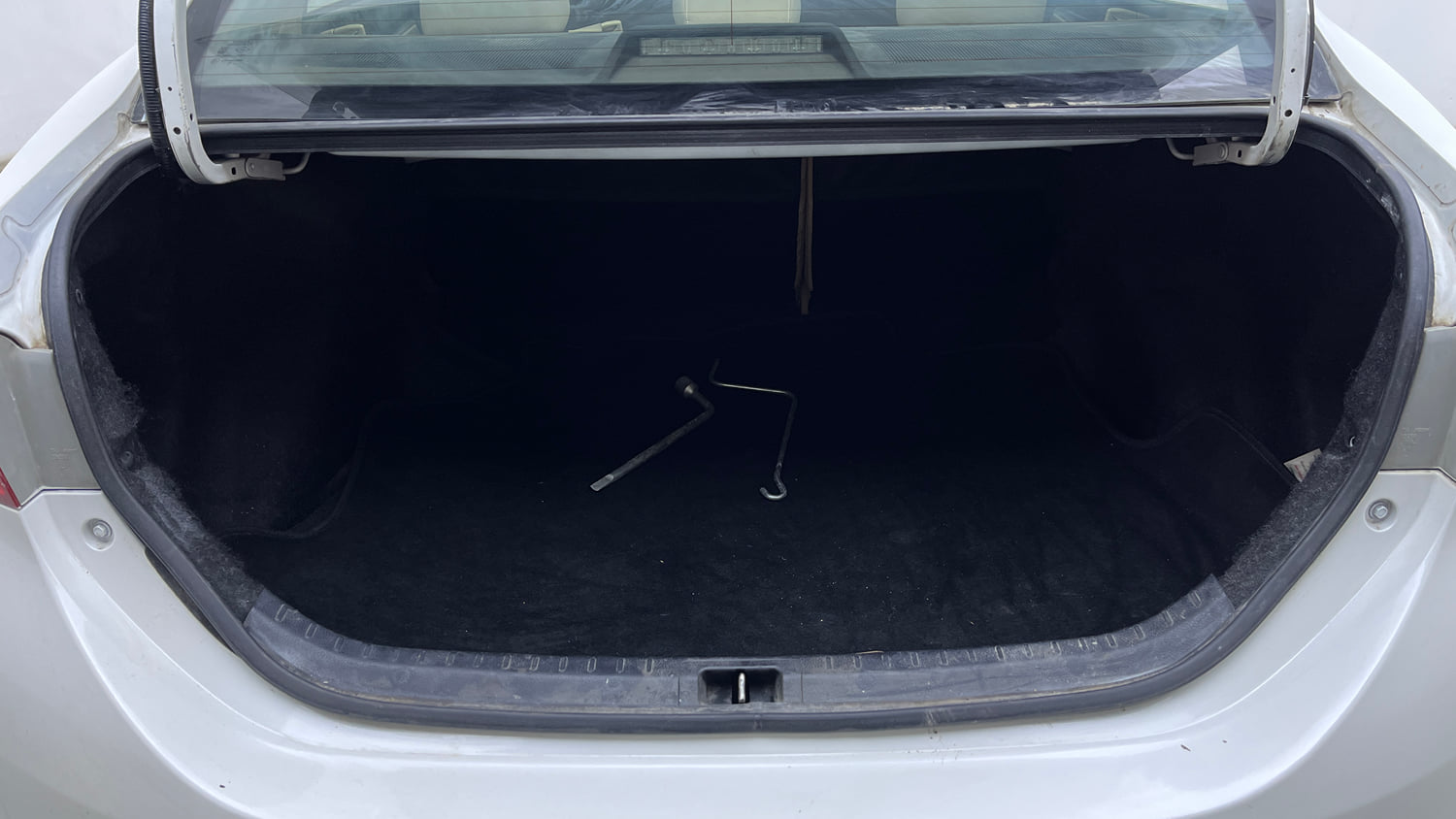 Used 2015 Toyota Corolla Altis G AT Petrol Petrol Automatic interior DICKY INSIDE VIEW
