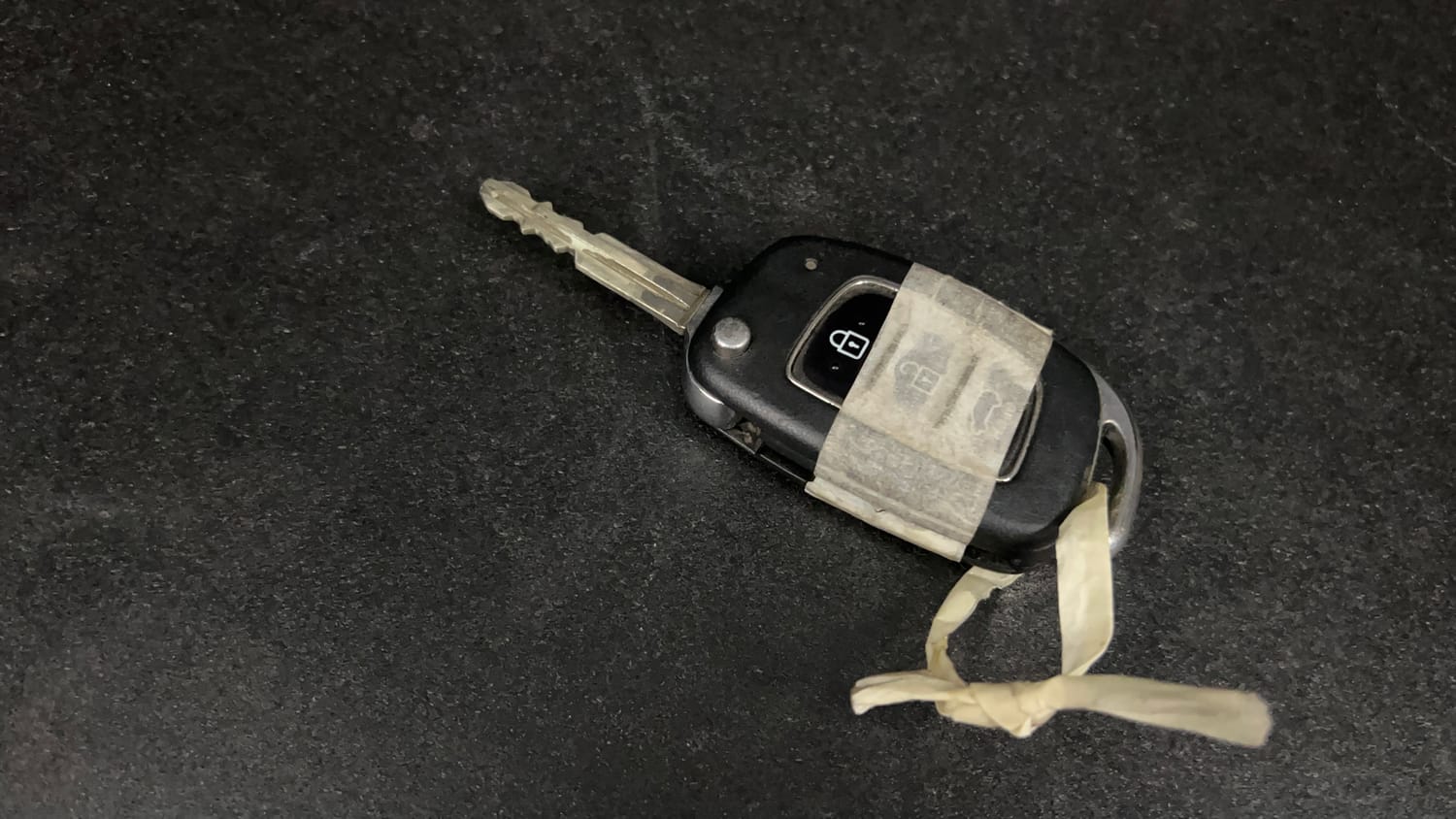 Used 2018 Hyundai Elite i20 Sportz 1.2 Petrol Manual extra CAR KEY VIEW