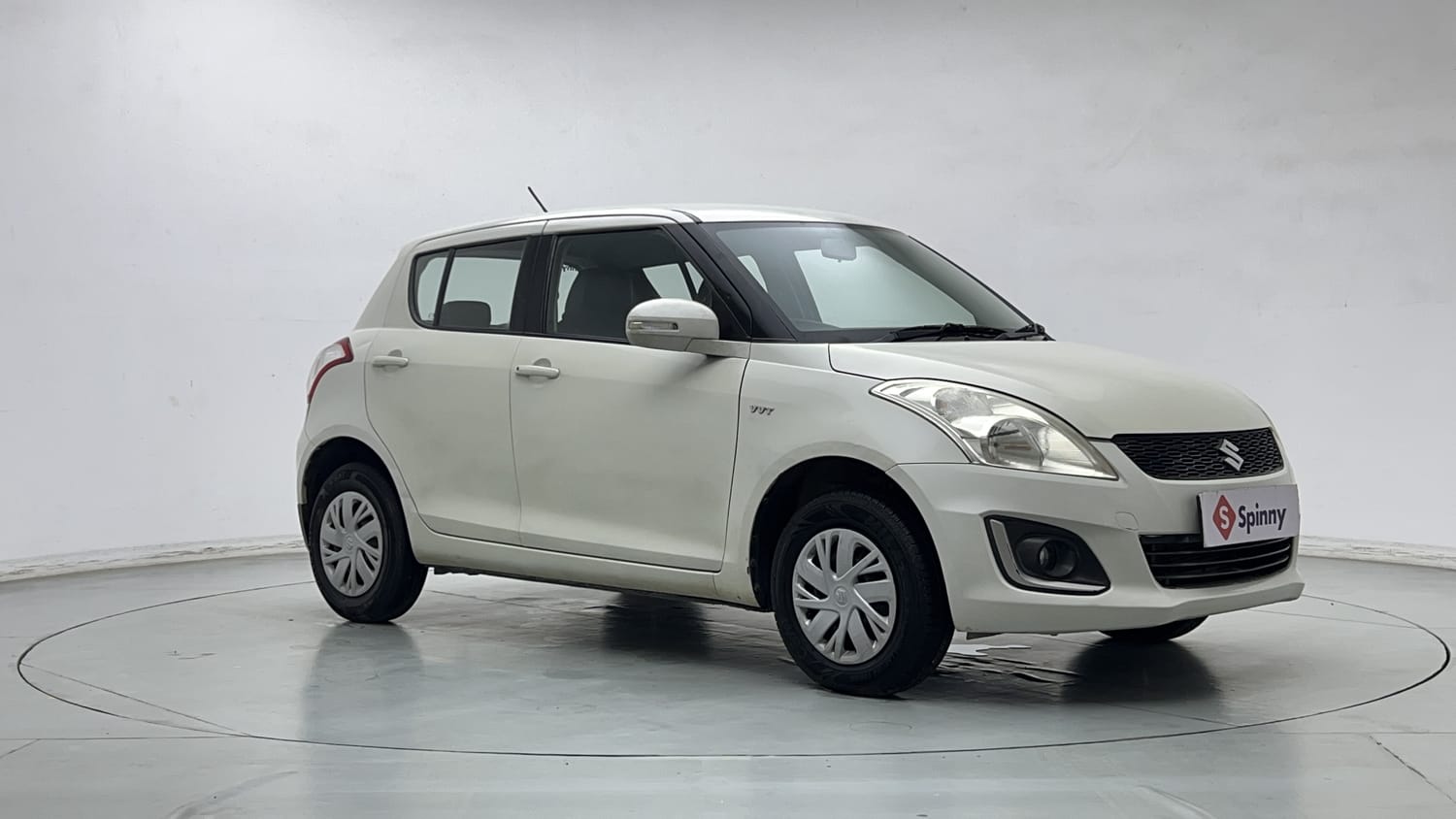 Used 2016 Maruti Suzuki Swift VXi Petrol Manual exterior RIGHT FRONT CORNER VIEW