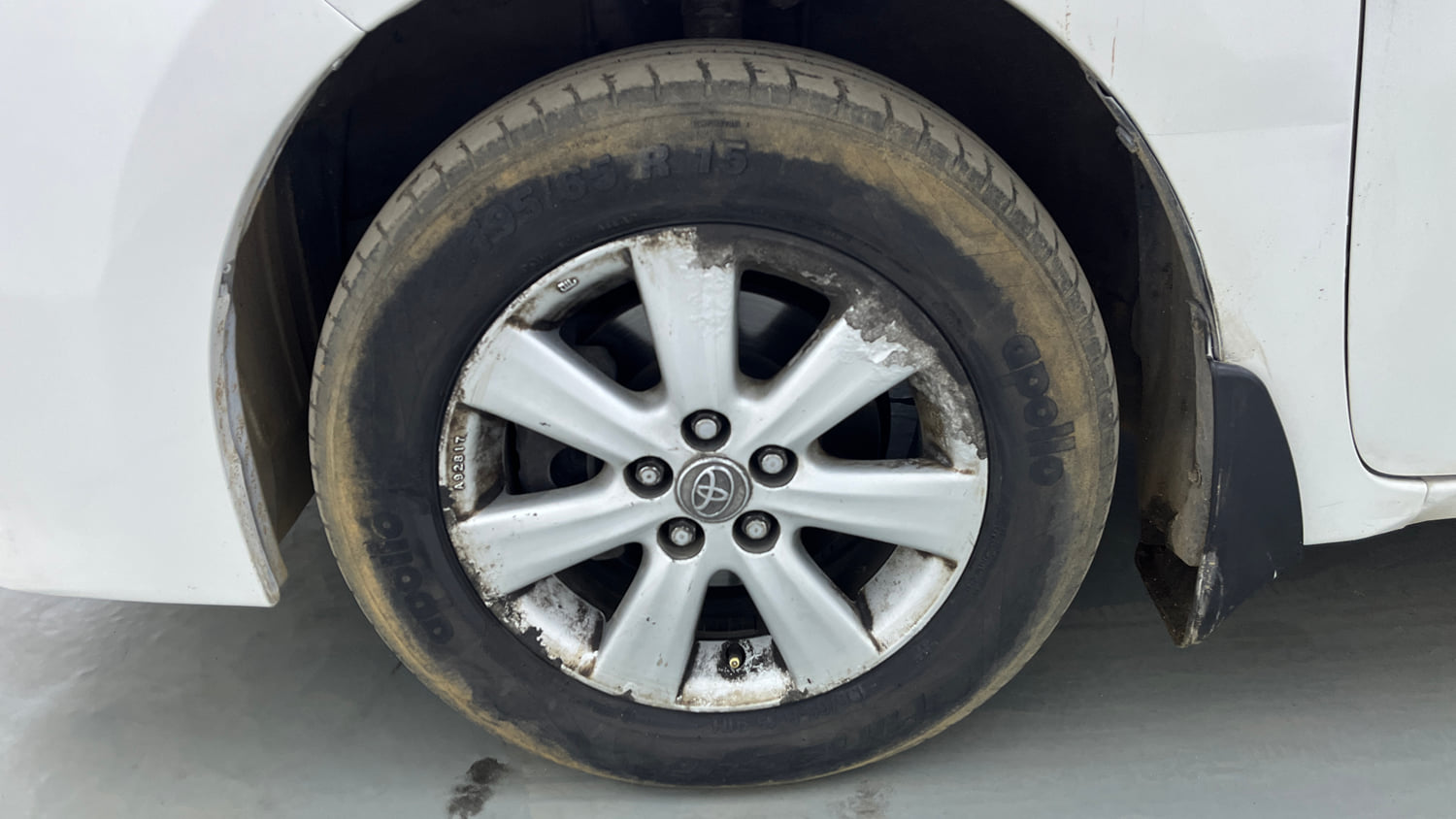 Used 2015 Toyota Corolla Altis G AT Petrol Petrol Automatic tyres LEFT FRONT TYRE RIM VIEW