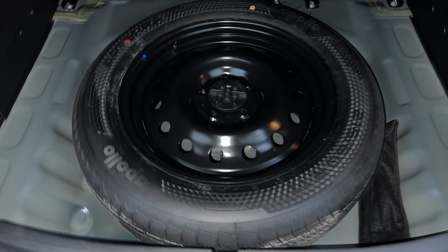 Used 2024 Maruti Suzuki Grand Vitara Zeta Smart Hybrid Petrol Manual tyres SPARE TYRE VIEW