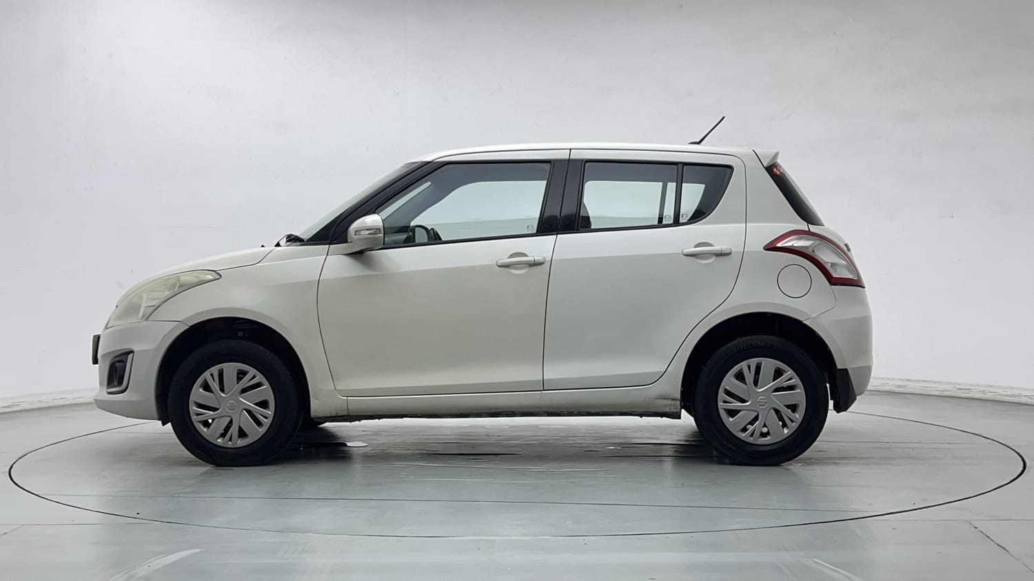 Used 2016 Maruti Suzuki Swift VXi Petrol Manual exterior LEFT SIDE VIEW
