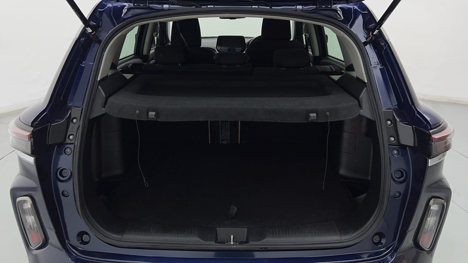 Used 2024 Maruti Suzuki Grand Vitara Zeta Smart Hybrid Petrol Manual interior DICKY INSIDE VIEW
