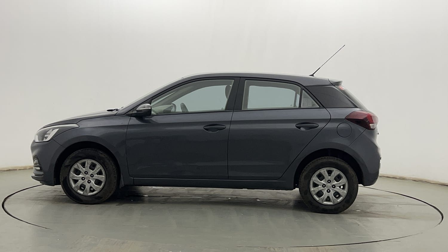 Used 2018 Hyundai Elite i20 Sportz 1.2 Petrol Manual exterior LEFT SIDE VIEW