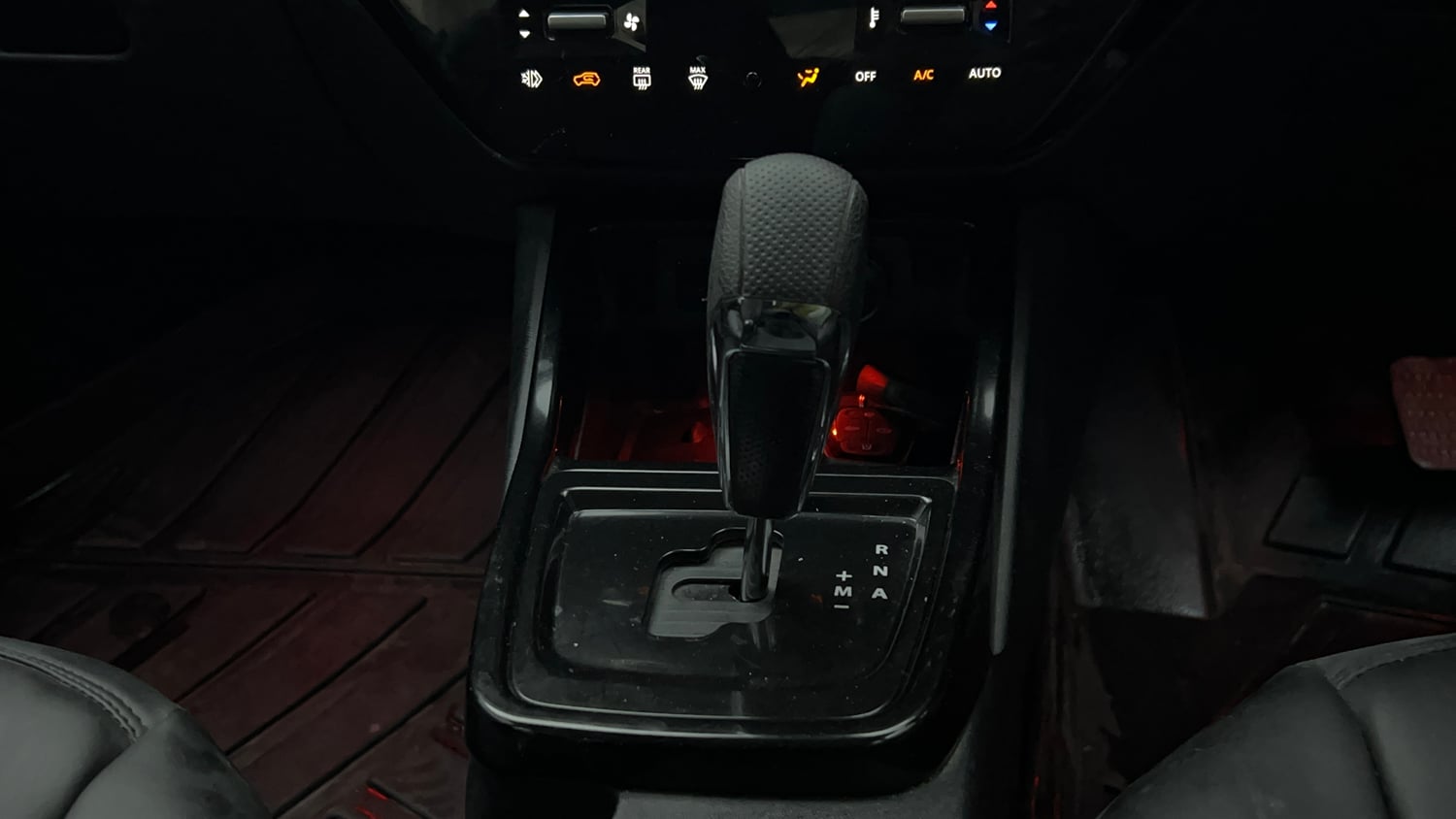 Used 2026 Tata Punch Accomplished + S CNG Automatic Cng Automatic interior GEAR  KNOB VIEW