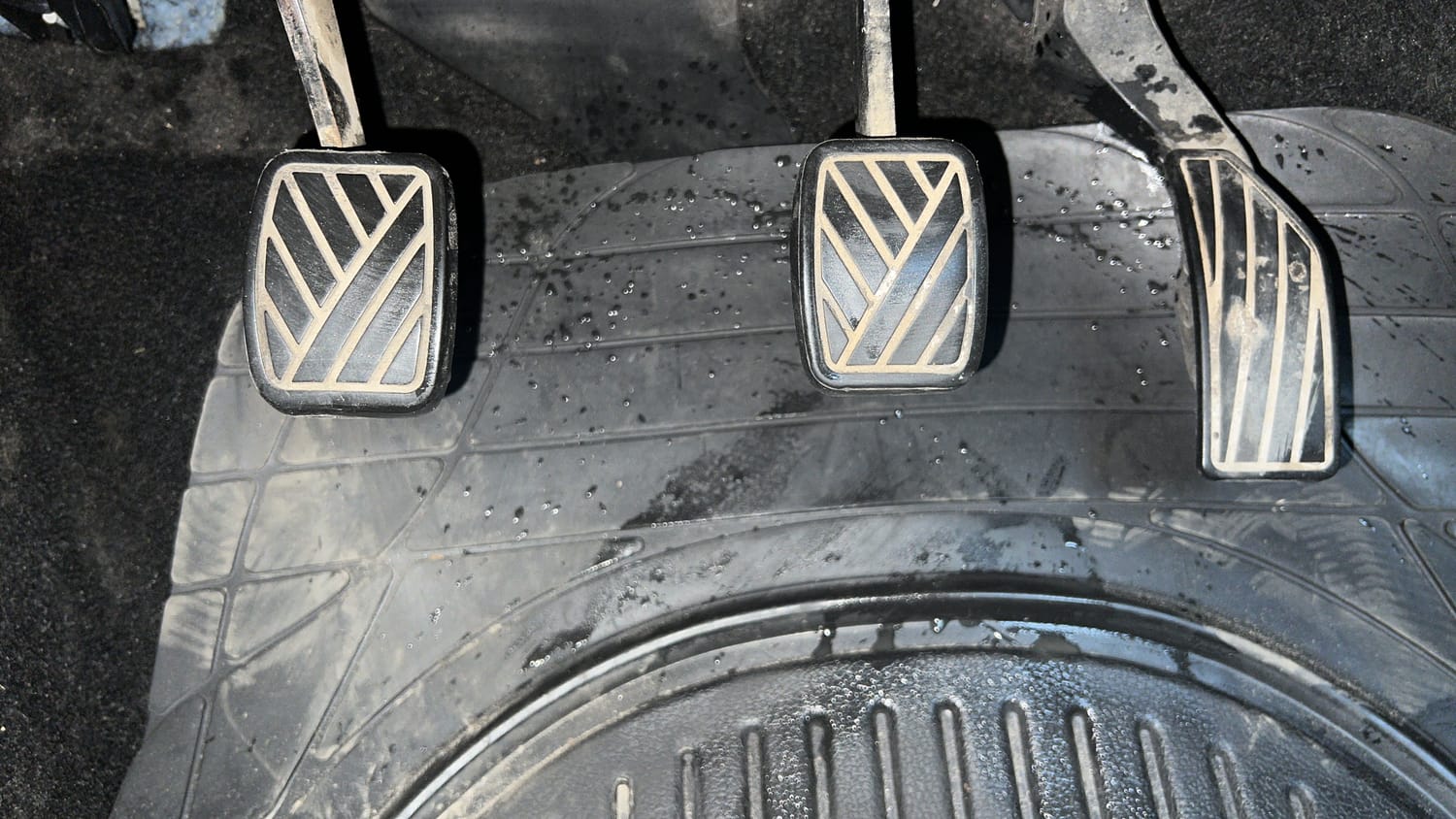 Used 2016 Maruti Suzuki Swift VXi Petrol Manual interior PEDALS VIEW