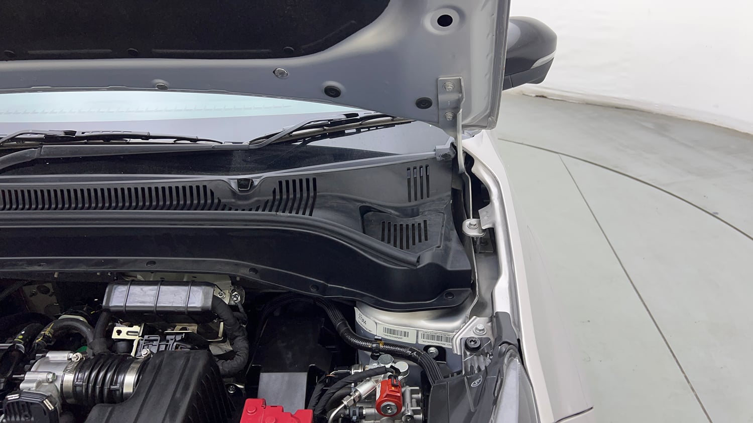 Used 2026 Tata Punch Accomplished + S CNG Automatic Cng Automatic engine ENGINE LEFT SIDE HINGE & APRON VIEW