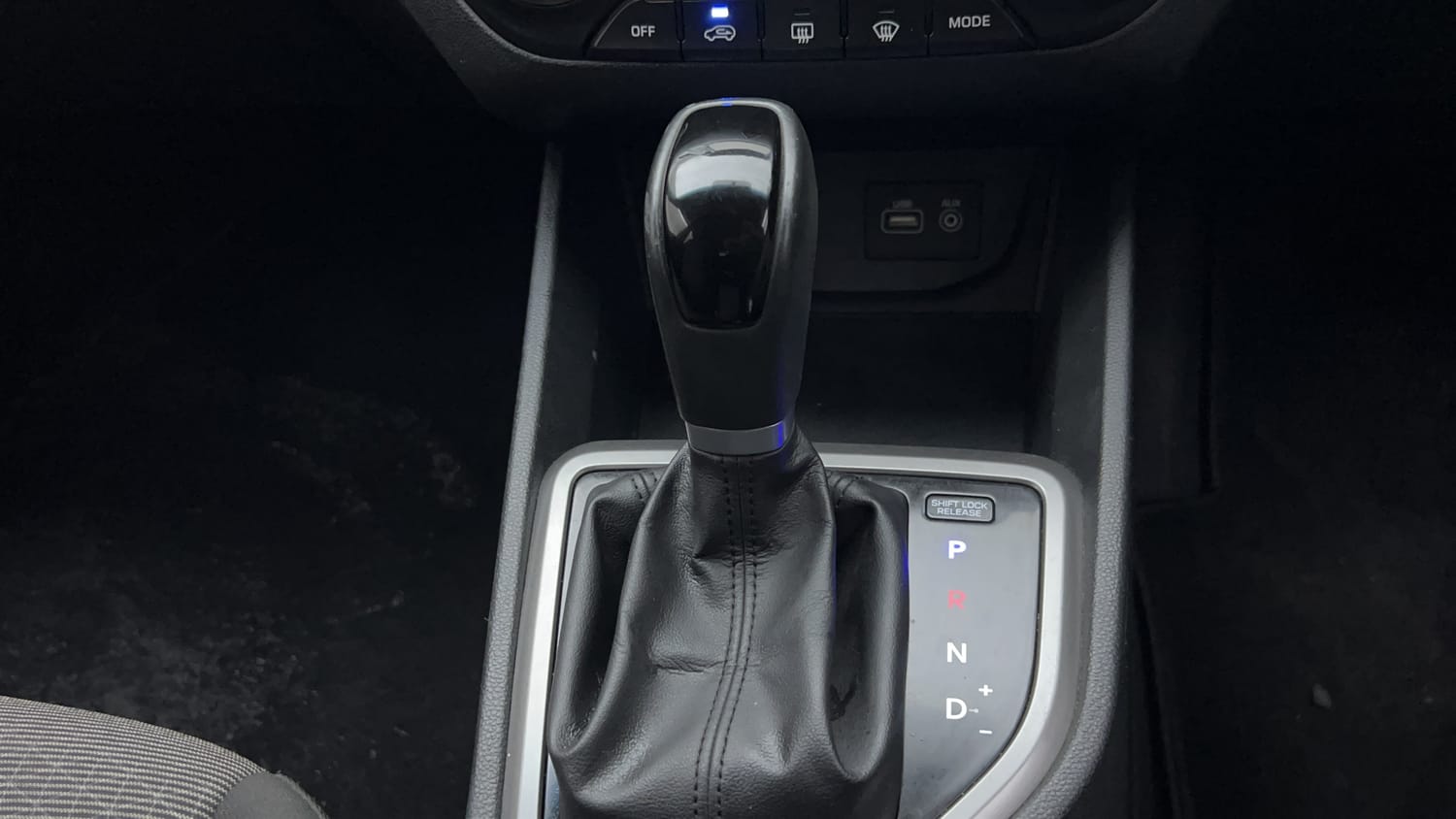 Used 2016 Hyundai Creta 1.6 SX Plus AT Petrol Petrol Automatic interior GEAR  KNOB VIEW