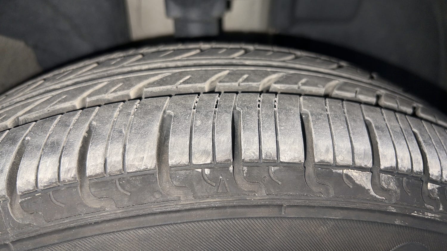 Used 2020 Renault Kwid RXT 1.0 Opt Petrol Manual tyres RIGHT FRONT TYRE TREAD VIEW