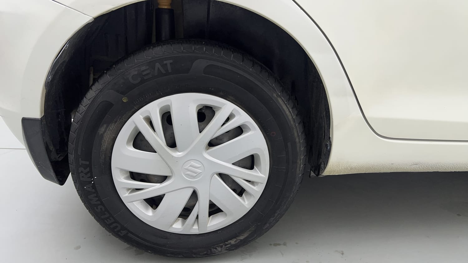 Used 2016 Maruti Suzuki Swift VXi Petrol Manual tyres RIGHT REAR TYRE RIM VIEW