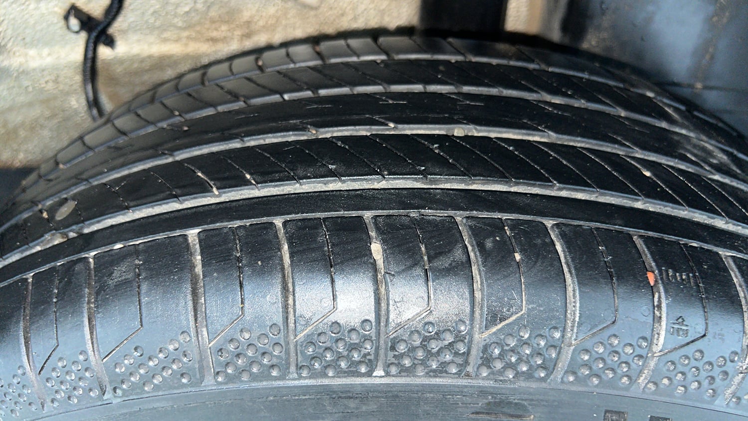 Used 2026 Tata Punch Accomplished + S CNG Automatic Cng Automatic tyres LEFT REAR TYRE TREAD VIEW