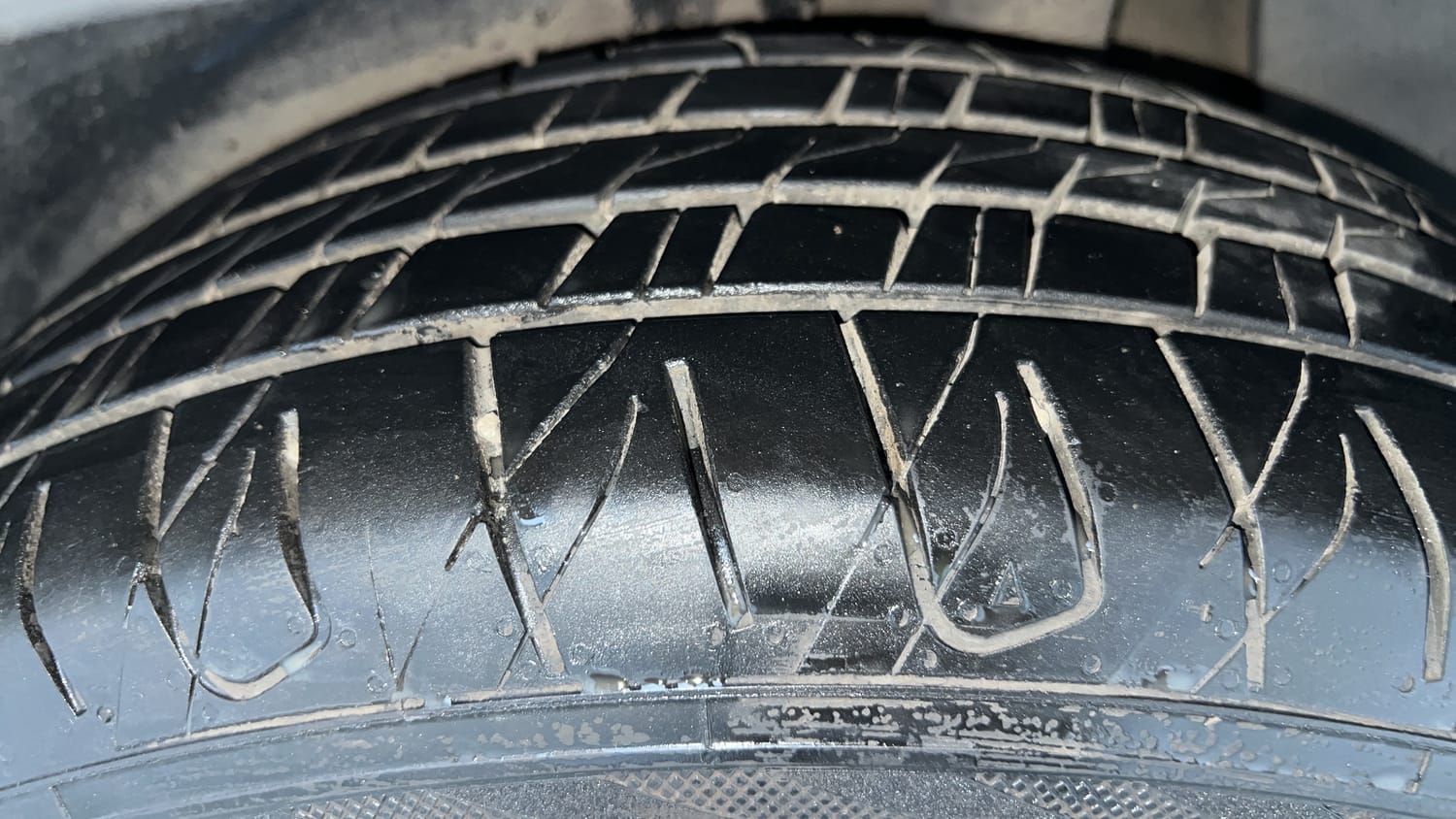 Used 2016 Hyundai Creta 1.6 SX Plus AT Petrol Petrol Automatic tyres LEFT REAR TYRE TREAD VIEW