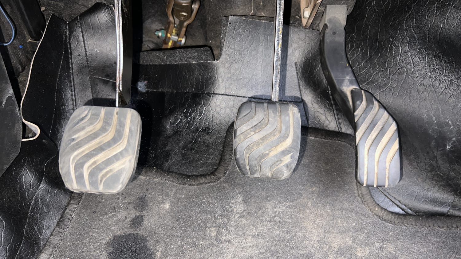 Used 2020 Renault Kwid RXT 1.0 Opt Petrol Manual interior PEDALS VIEW