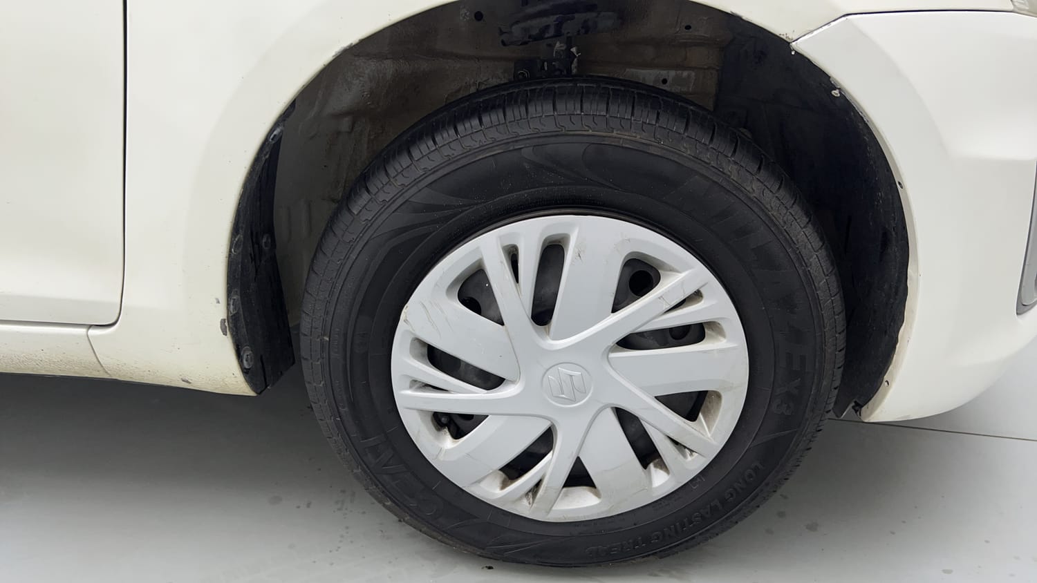 Used 2016 Maruti Suzuki Swift VXi Petrol Manual tyres RIGHT FRONT TYRE RIM VIEW