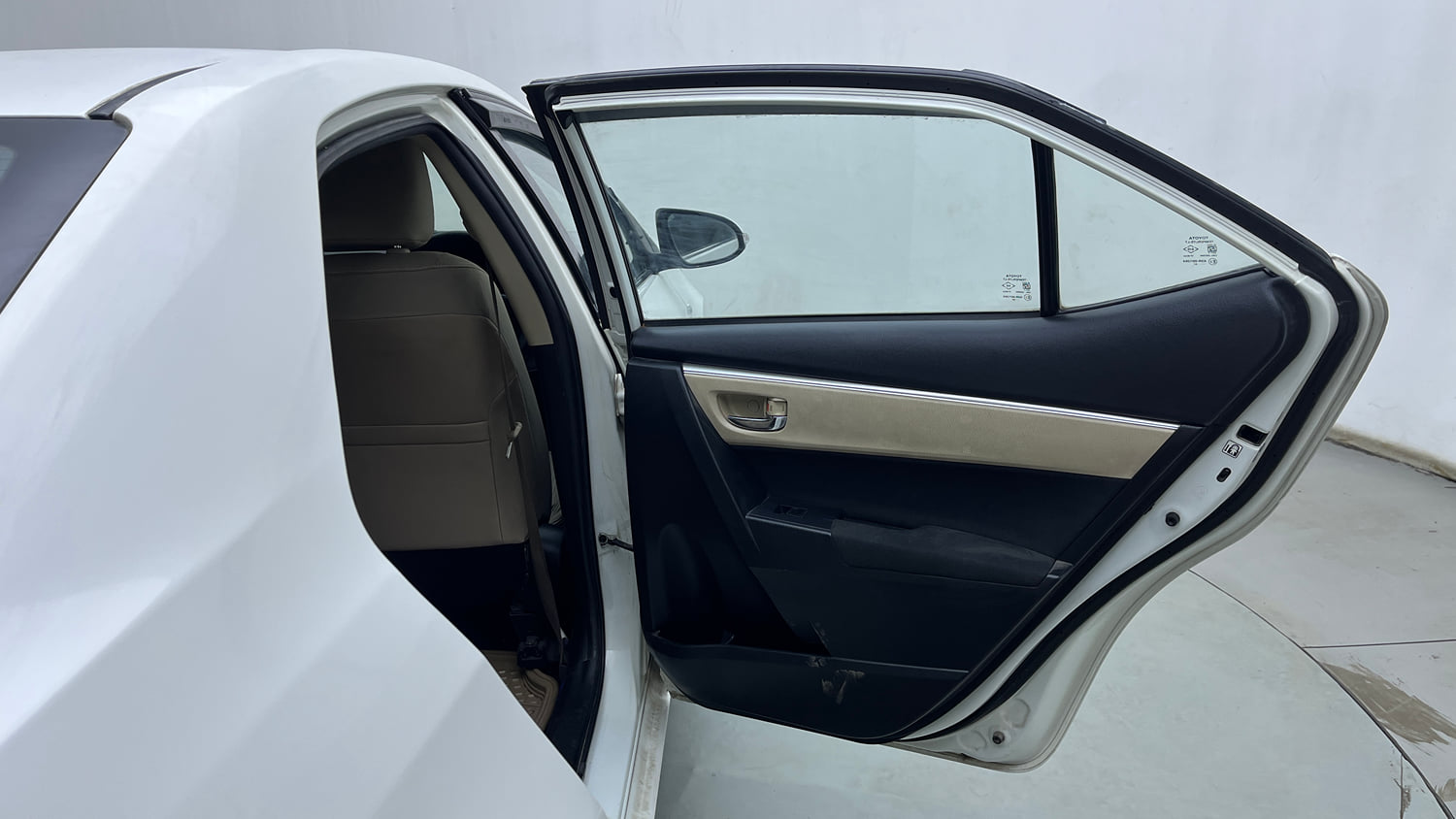 Used 2015 Toyota Corolla Altis G AT Petrol Petrol Automatic interior RIGHT REAR DOOR OPEN VIEW