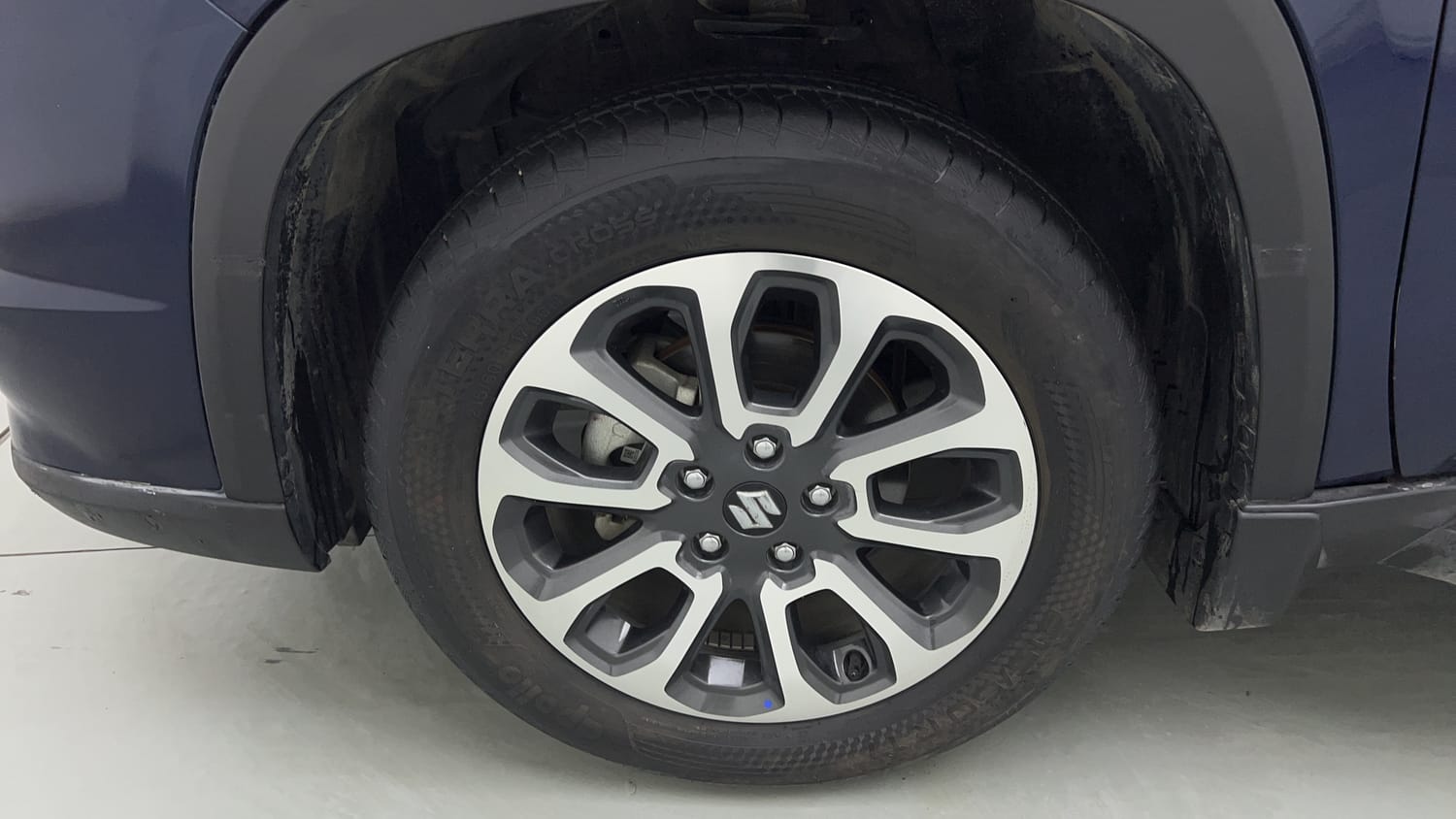 Used 2024 Maruti Suzuki Grand Vitara Zeta Smart Hybrid Petrol Manual tyres LEFT FRONT TYRE RIM VIEW