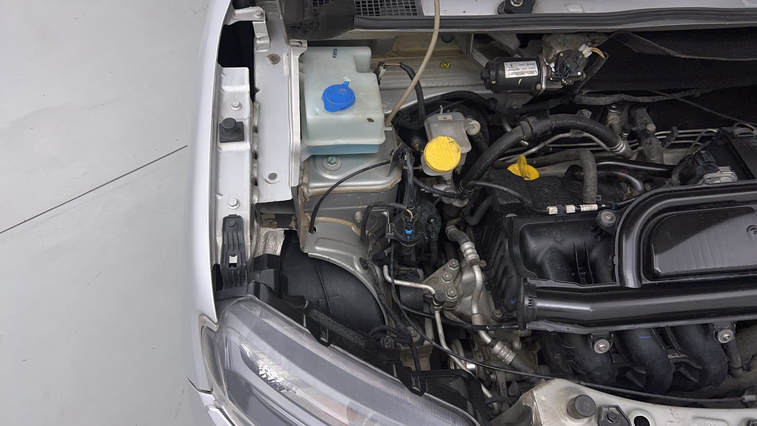 Used 2020 Renault Kwid RXT 1.0 Opt Petrol Manual engine ENGINE RIGHT SIDE VIEW
