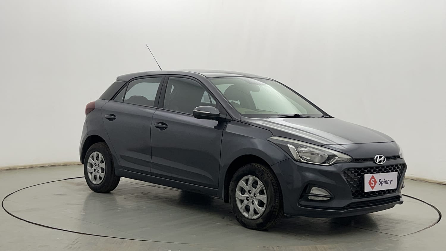 Used 2018 Hyundai Elite i20 Sportz 1.2 Petrol Manual exterior RIGHT FRONT CORNER VIEW