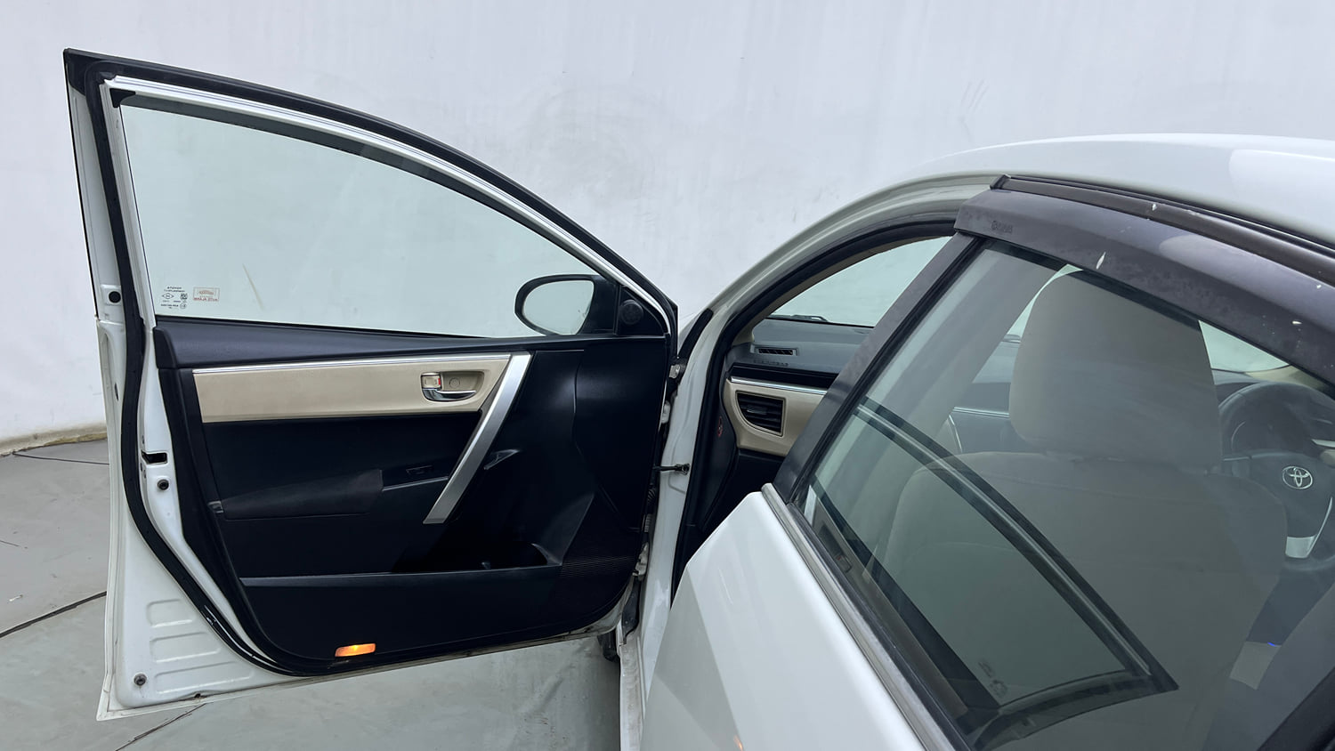 Used 2015 Toyota Corolla Altis G AT Petrol Petrol Automatic interior LEFT FRONT DOOR OPEN VIEW