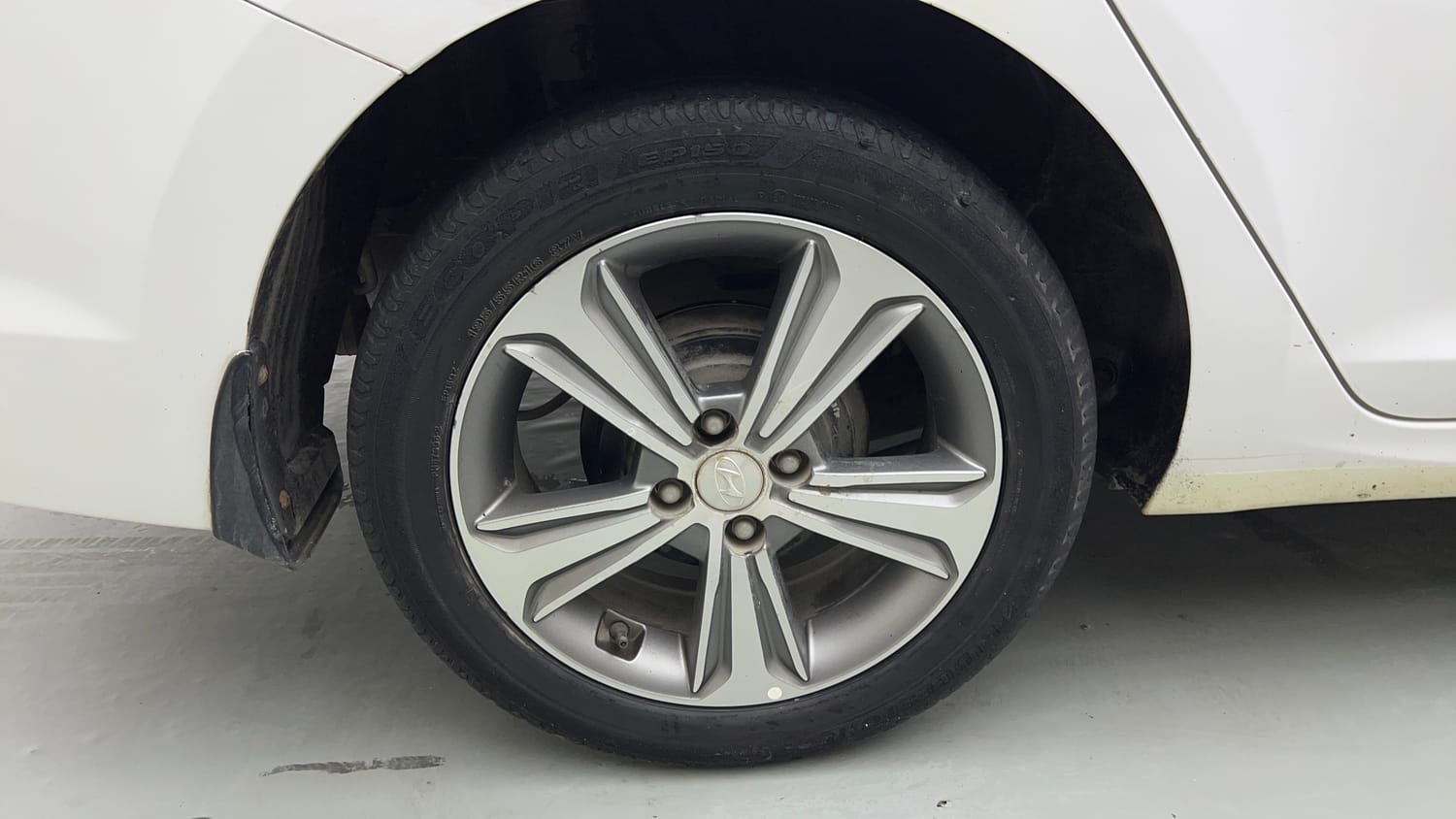 2017 Hyundai Verna SX 1.6 VTVT-33