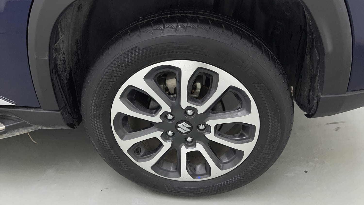 Used 2024 Maruti Suzuki Grand Vitara Zeta Smart Hybrid Petrol Manual tyres LEFT REAR TYRE RIM VIEW
