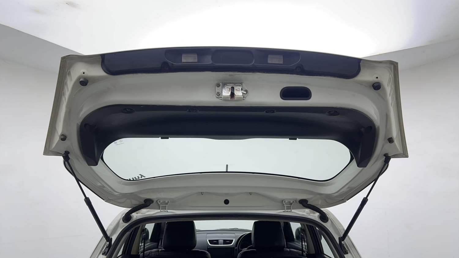Used 2016 Maruti Suzuki Swift VXi Petrol Manual interior DICKY DOOR OPEN VIEW
