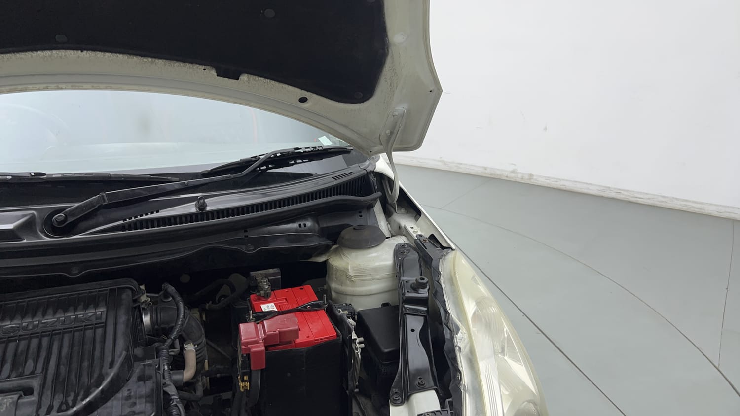 Used 2016 Maruti Suzuki Swift VXi Petrol Manual engine ENGINE LEFT SIDE HINGE & APRON VIEW