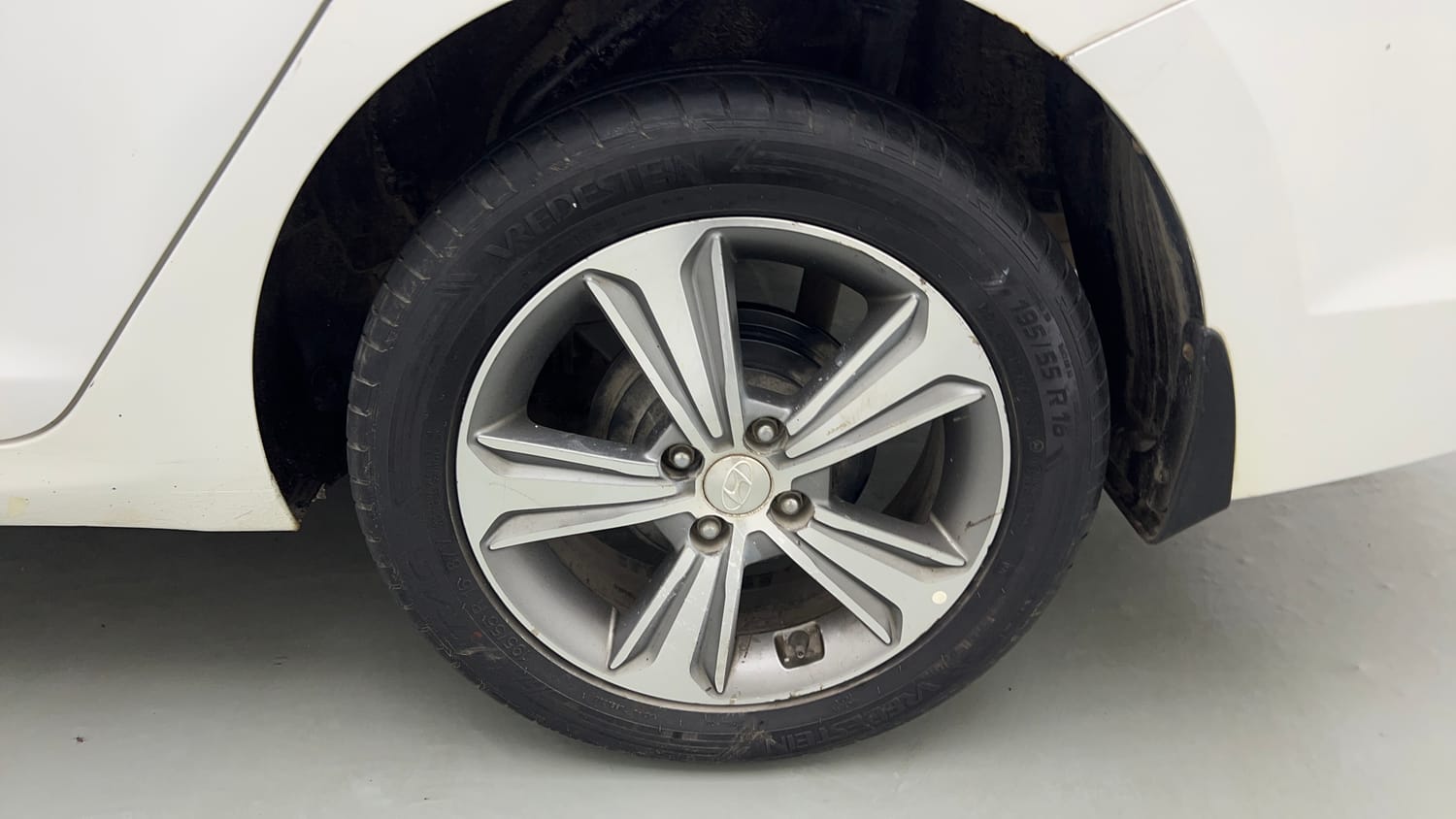 2017 Hyundai Verna SX 1.6 VTVT-35