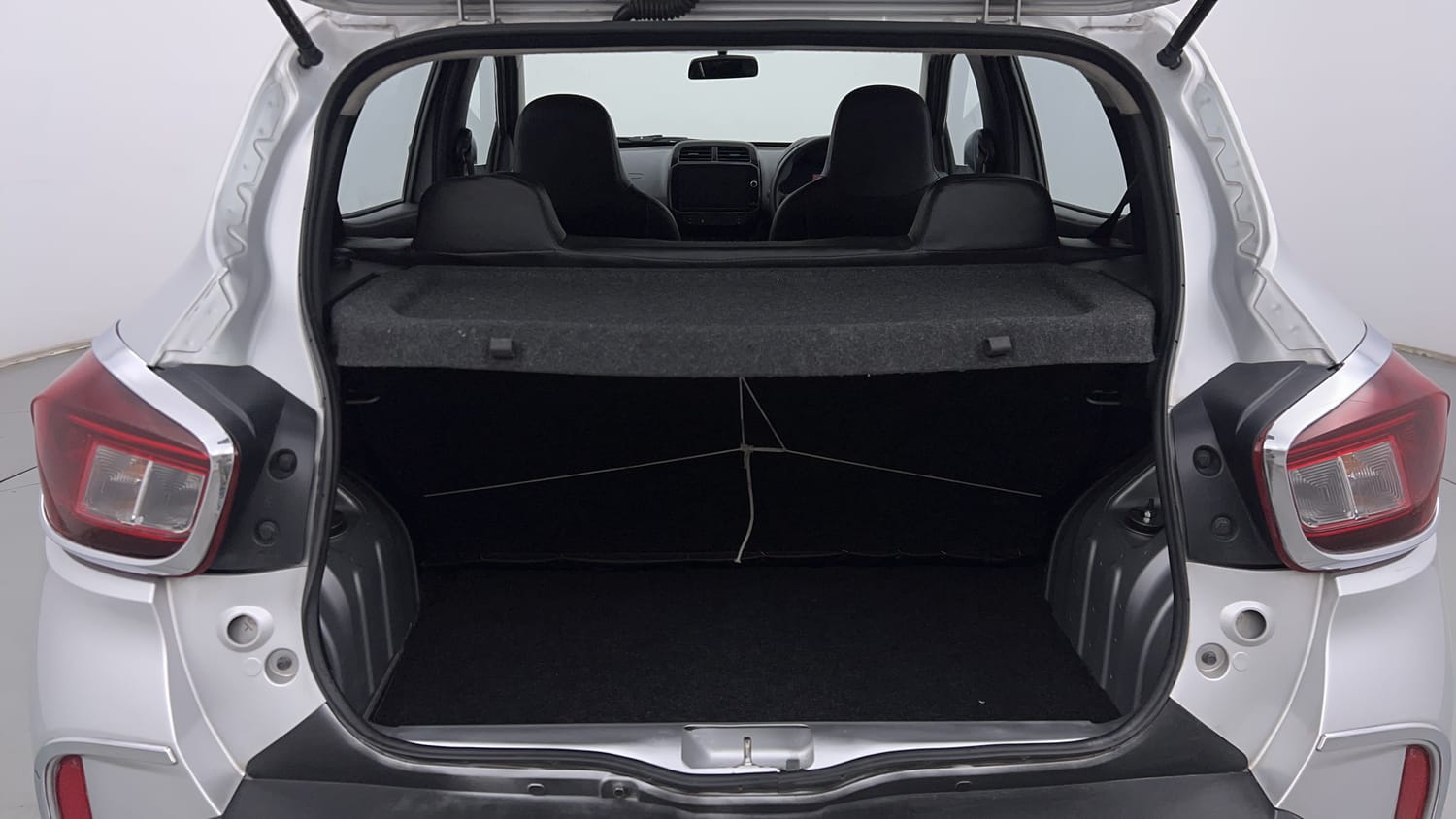 Used 2020 Renault Kwid RXT 1.0 Opt Petrol Manual interior DICKY INSIDE VIEW