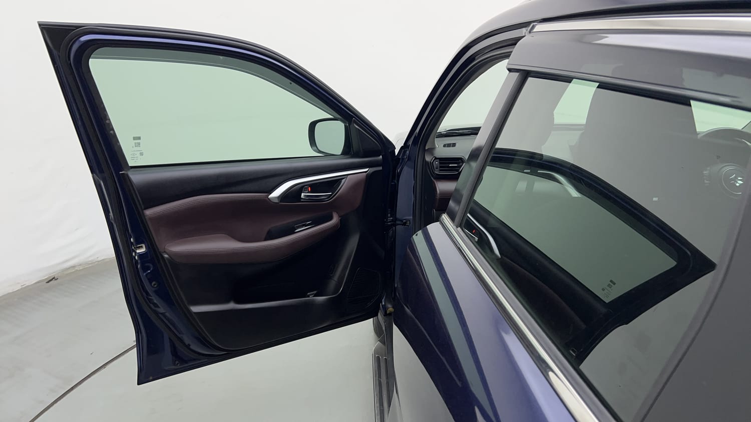 Used 2024 Maruti Suzuki Grand Vitara Zeta Smart Hybrid Petrol Manual interior LEFT FRONT DOOR OPEN VIEW