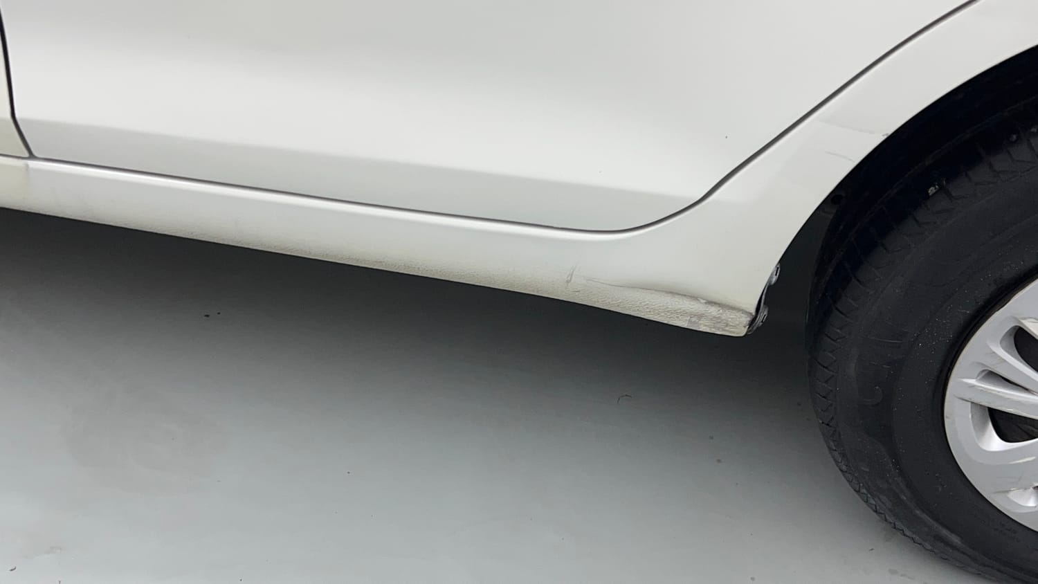 Used 2016 Maruti Suzuki Swift VXi Petrol Manual dents MINOR DENT
