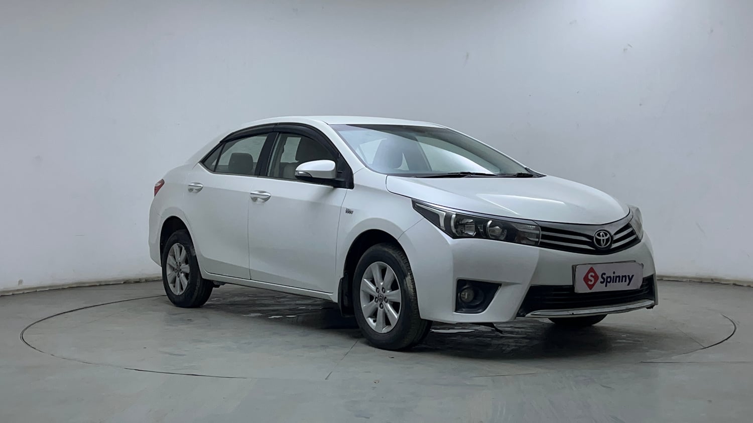 Used 2015 Toyota Corolla Altis G AT Petrol Petrol Automatic exterior RIGHT FRONT CORNER VIEW
