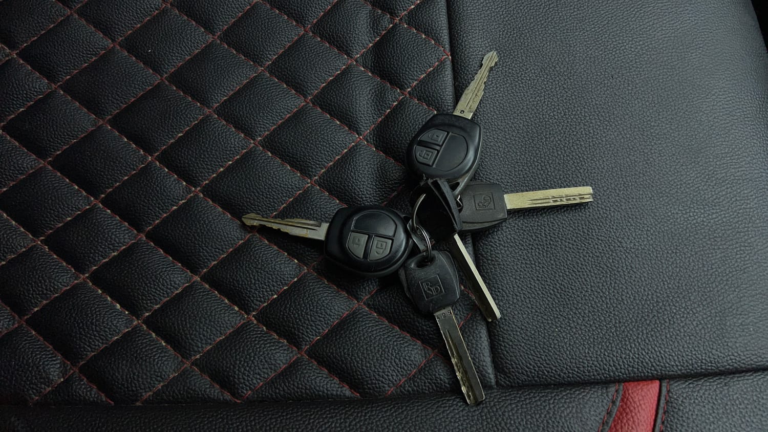 Used 2016 Maruti Suzuki Swift VXi Petrol Manual extra CAR KEY VIEW