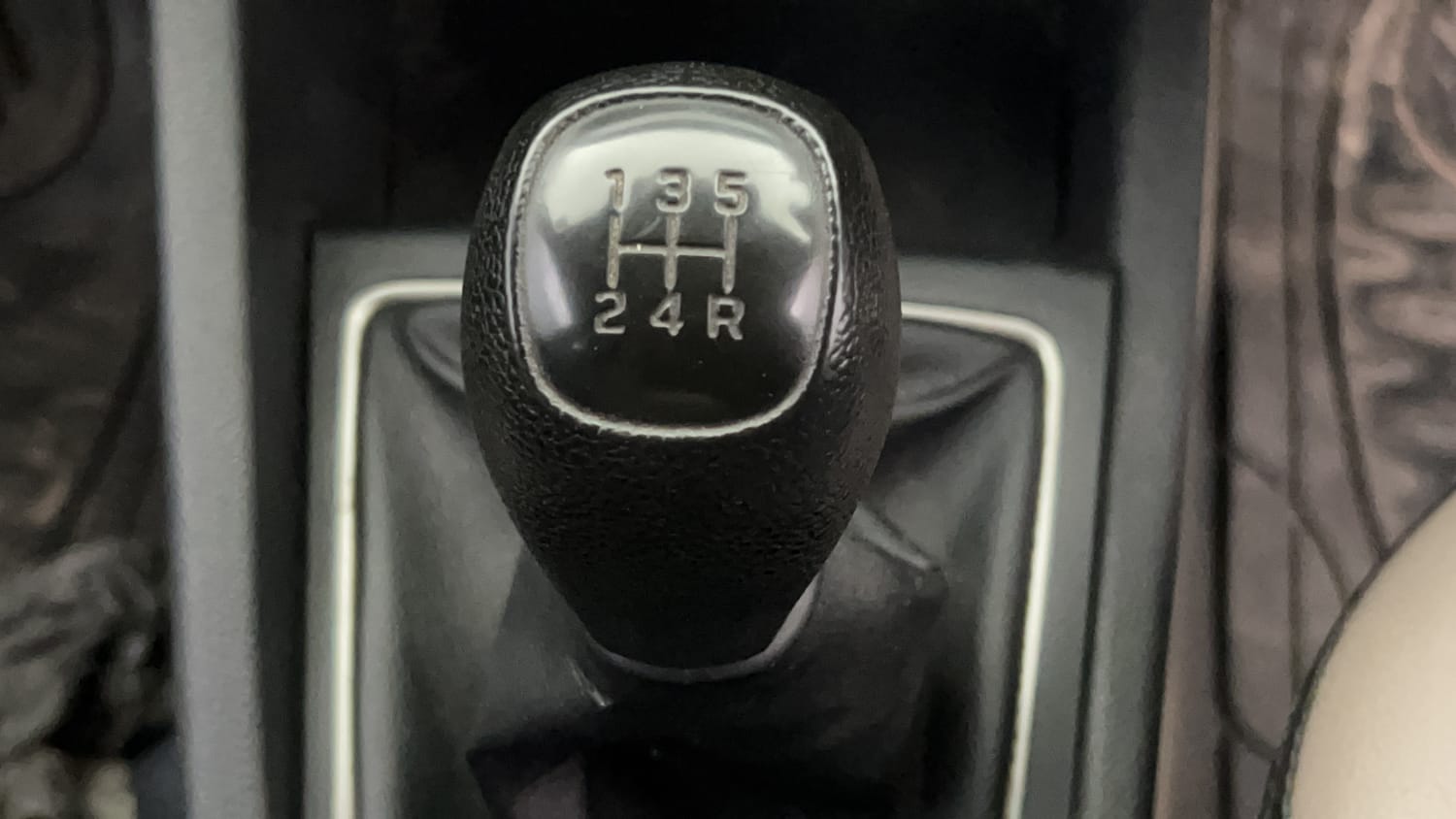 Used 2018 Hyundai Elite i20 Sportz 1.2 Petrol Manual interior GEAR  KNOB VIEW