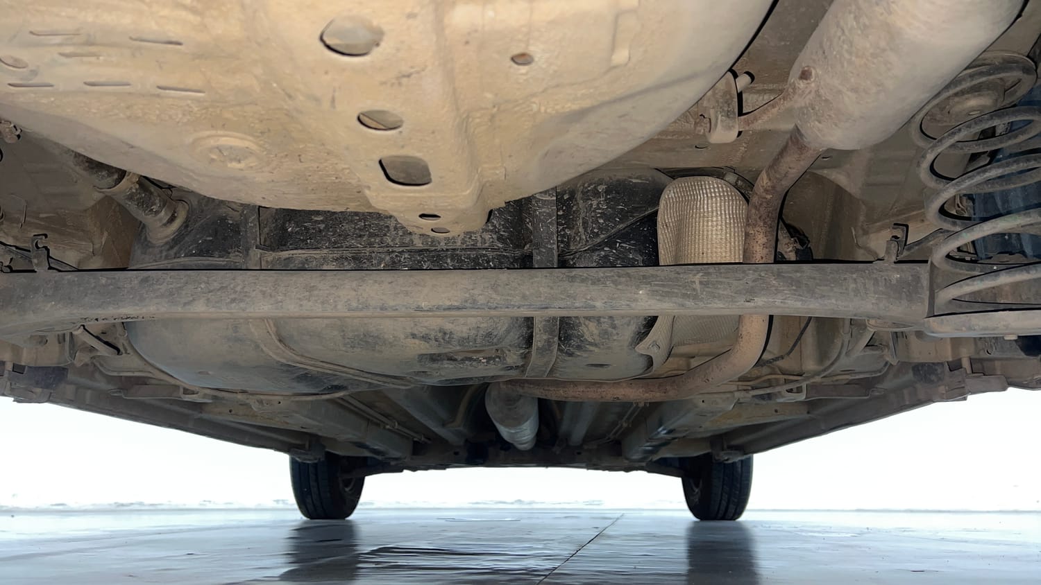 Used 2016 Maruti Suzuki Swift VXi Petrol Manual extra REAR UNDERBODY VIEW (TAKEN FROM REAR)