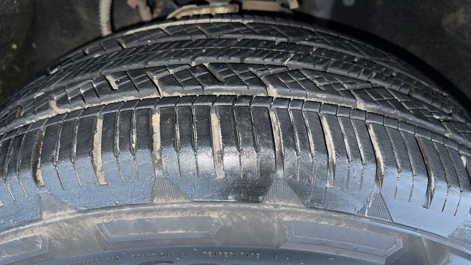 Used 2022 Mahindra Scorpio N Z8 L Diesel AT 4WD 7 STR Diesel Automatic tyres RIGHT FRONT TYRE TREAD VIEW