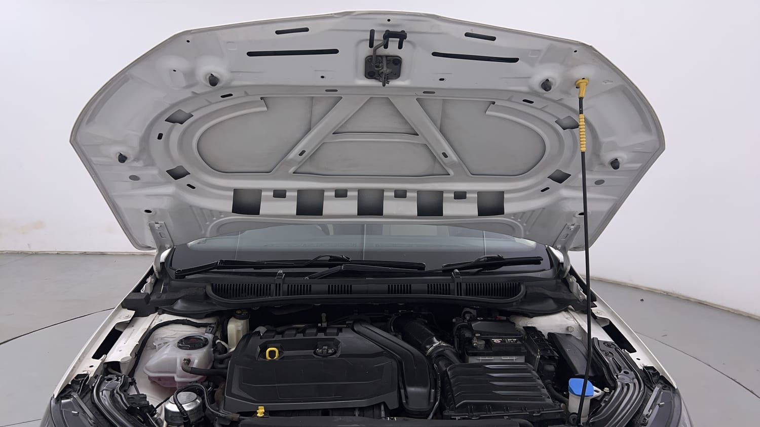 Used 2024 Skoda Slavia Style 1.5L TSI DSG Petrol Automatic engine ENGINE & BONNET OPEN FRONT VIEW