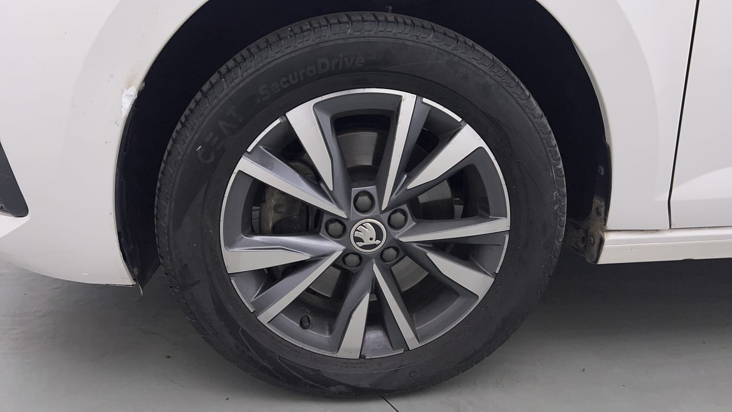 Used 2024 Skoda Slavia Style 1.5L TSI DSG Petrol Automatic tyres LEFT FRONT TYRE RIM VIEW