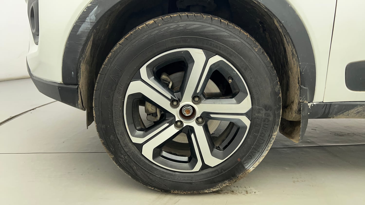 Used 2023 Tata Nexon XZA Plus (S) Petrol Automatic tyres LEFT FRONT TYRE RIM VIEW