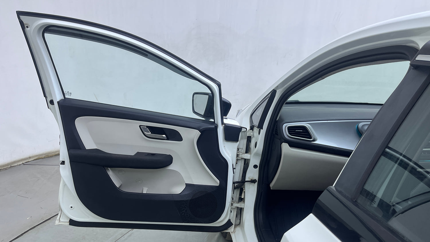 Used 2023 Tata Altroz XZ Plus Diesel Diesel Manual interior LEFT FRONT DOOR OPEN VIEW