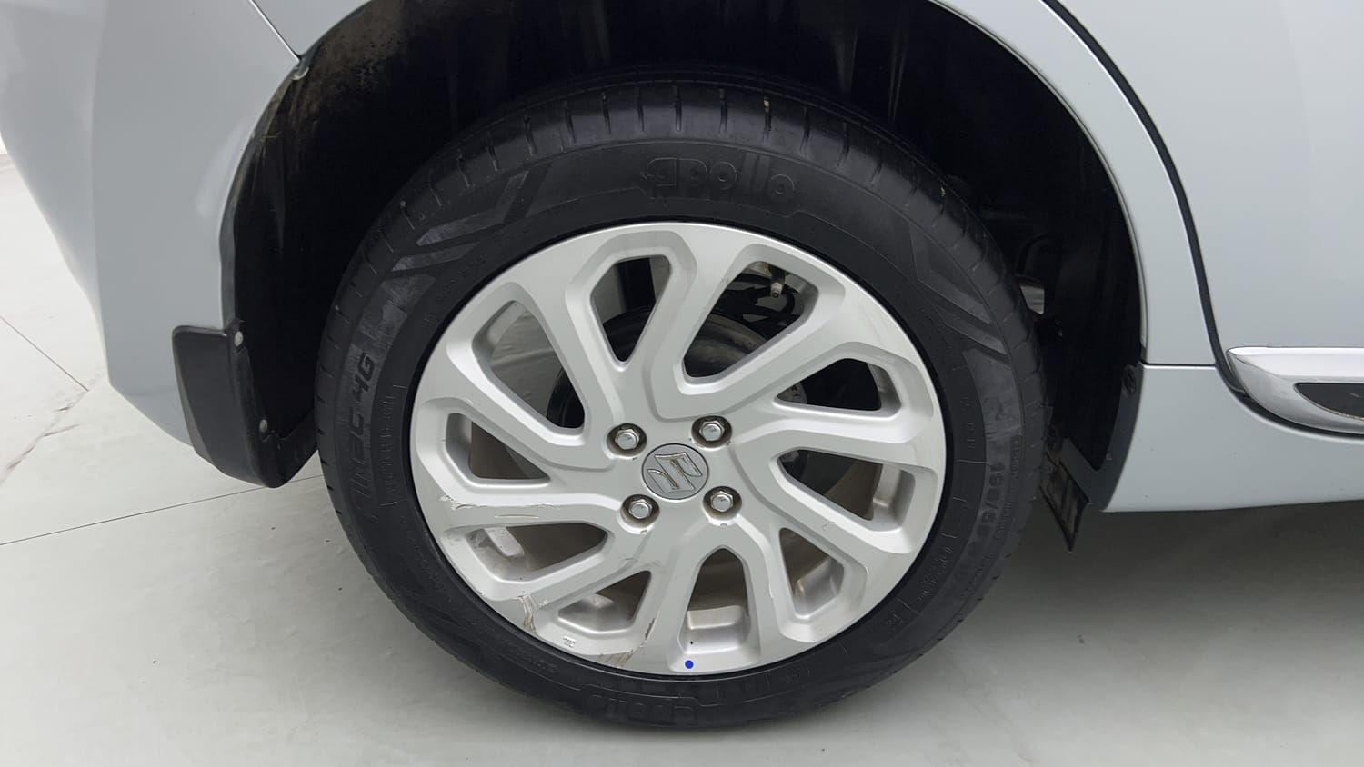 Used 2022 Maruti Suzuki Baleno Zeta MT Petrol Manual tyres RIGHT REAR TYRE RIM VIEW