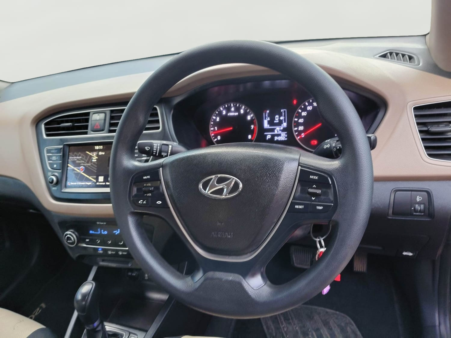 Used 2018 Hyundai Elite i20 Asta 1.2 AT Petrol Automatic interior STEERING VIEW