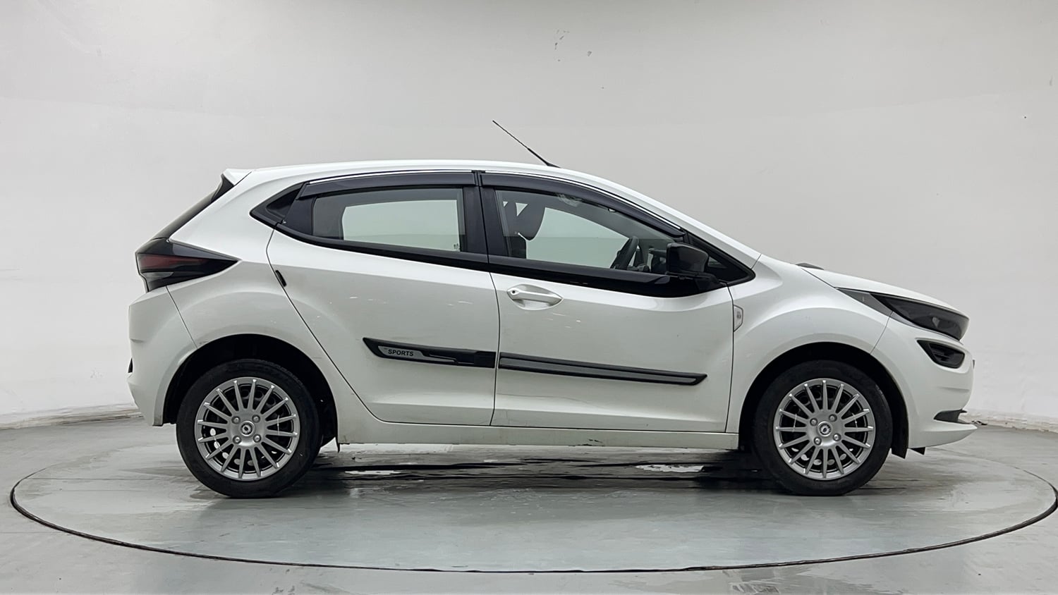 Used 2023 Tata Altroz XM Plus Petrol Petrol Manual exterior RIGHT SIDE VIEW
