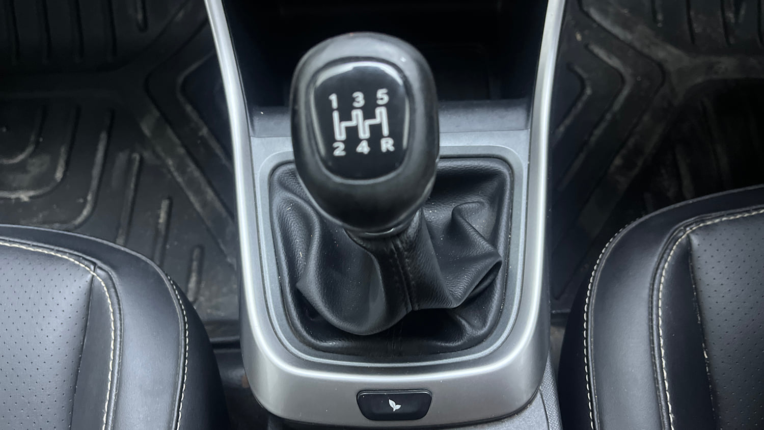 Used 2023 Tata Altroz XZ Plus Diesel Diesel Manual interior GEAR  KNOB VIEW