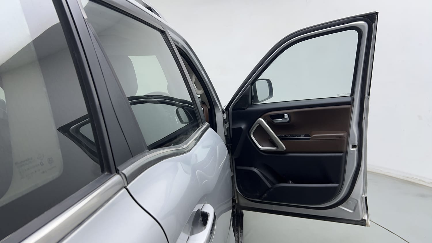 Used 2022 Mahindra Scorpio N Z8 L Diesel AT 4WD 7 STR Diesel Automatic interior RIGHT FRONT DOOR OPEN VIEW