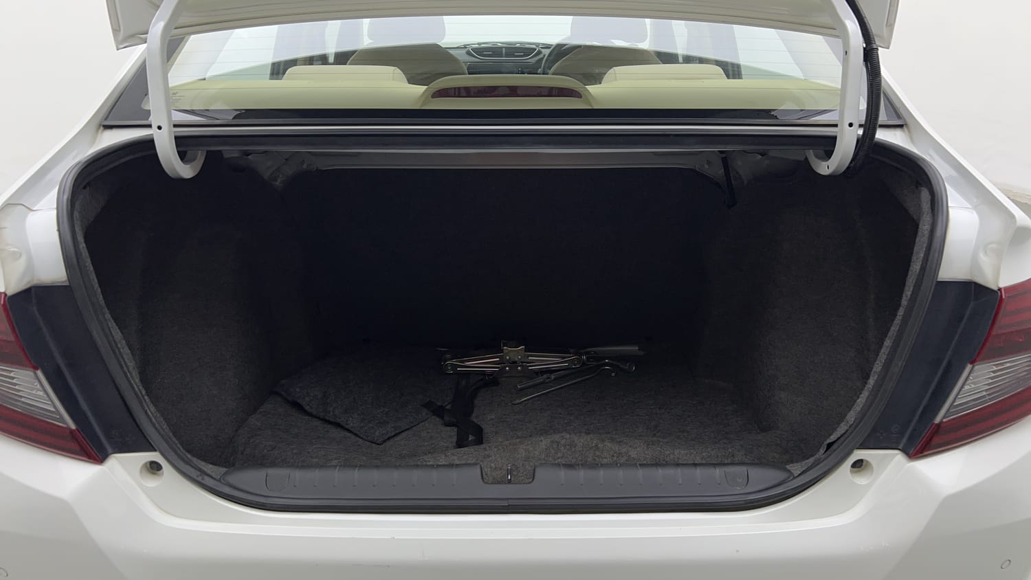 Used 2024 Honda Amaze VX 1.2 Petrol MT Petrol Manual interior DICKY INSIDE VIEW