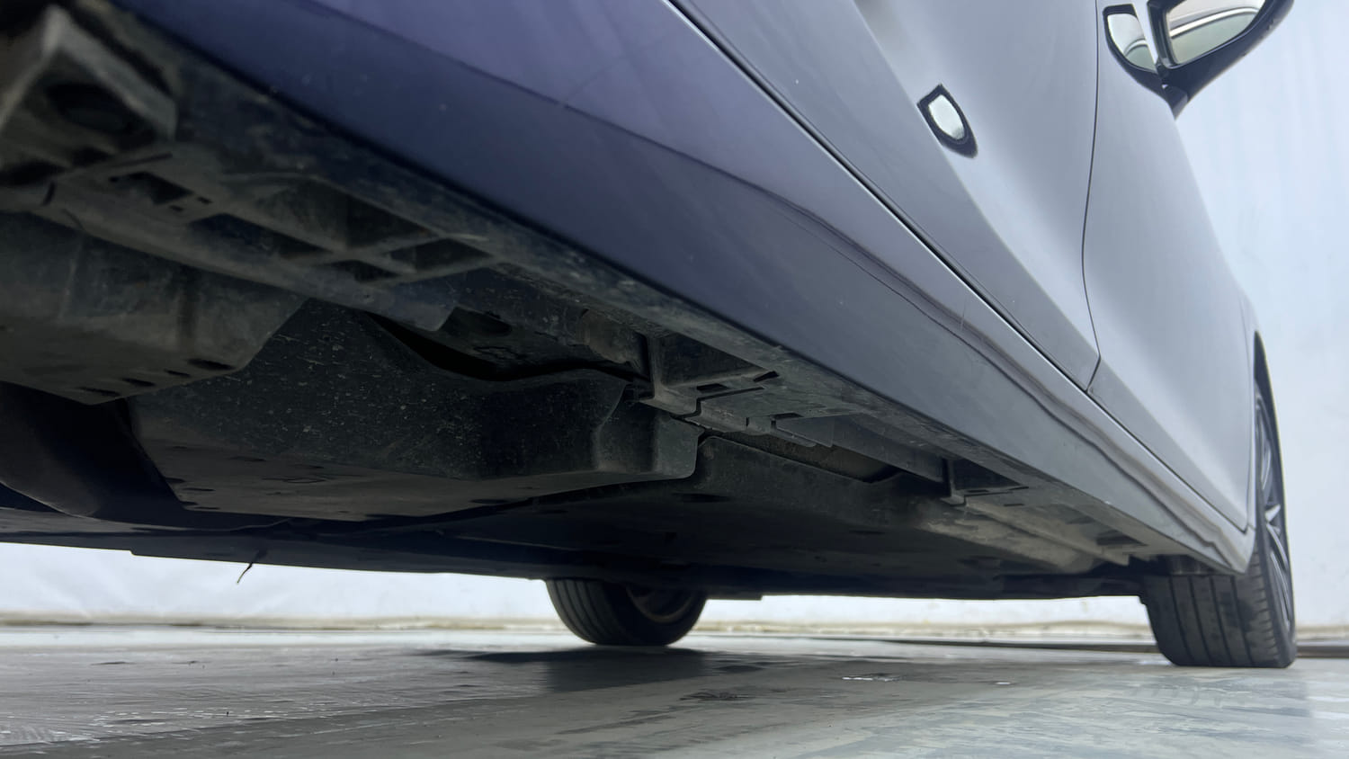 Used 2023 Lexus ES 300h Luxury Hybrid Automatic extra REAR RIGHT UNDERBODY VIEW