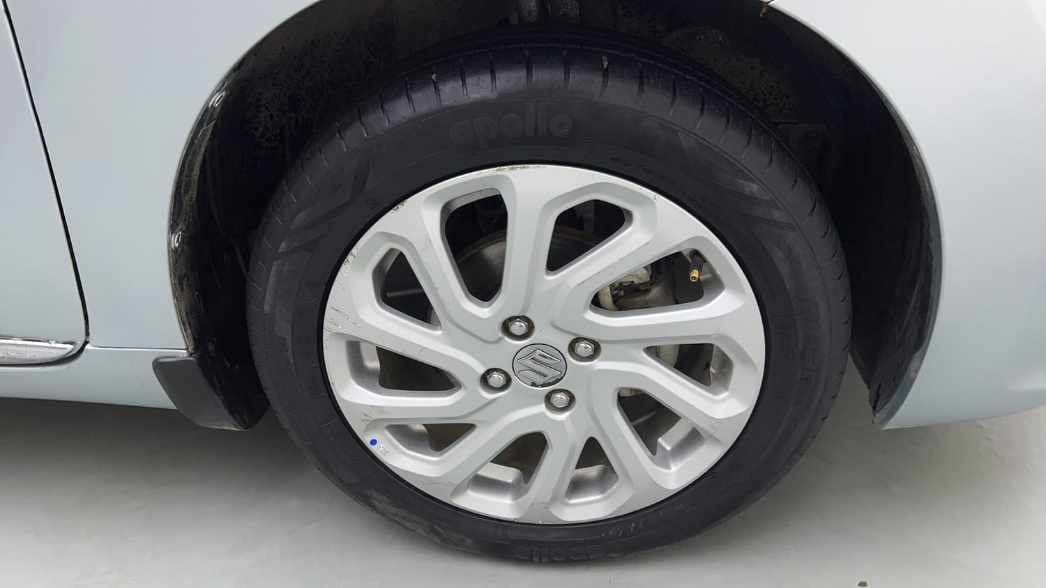Used 2022 Maruti Suzuki Baleno Zeta MT Petrol Manual tyres RIGHT FRONT TYRE RIM VIEW