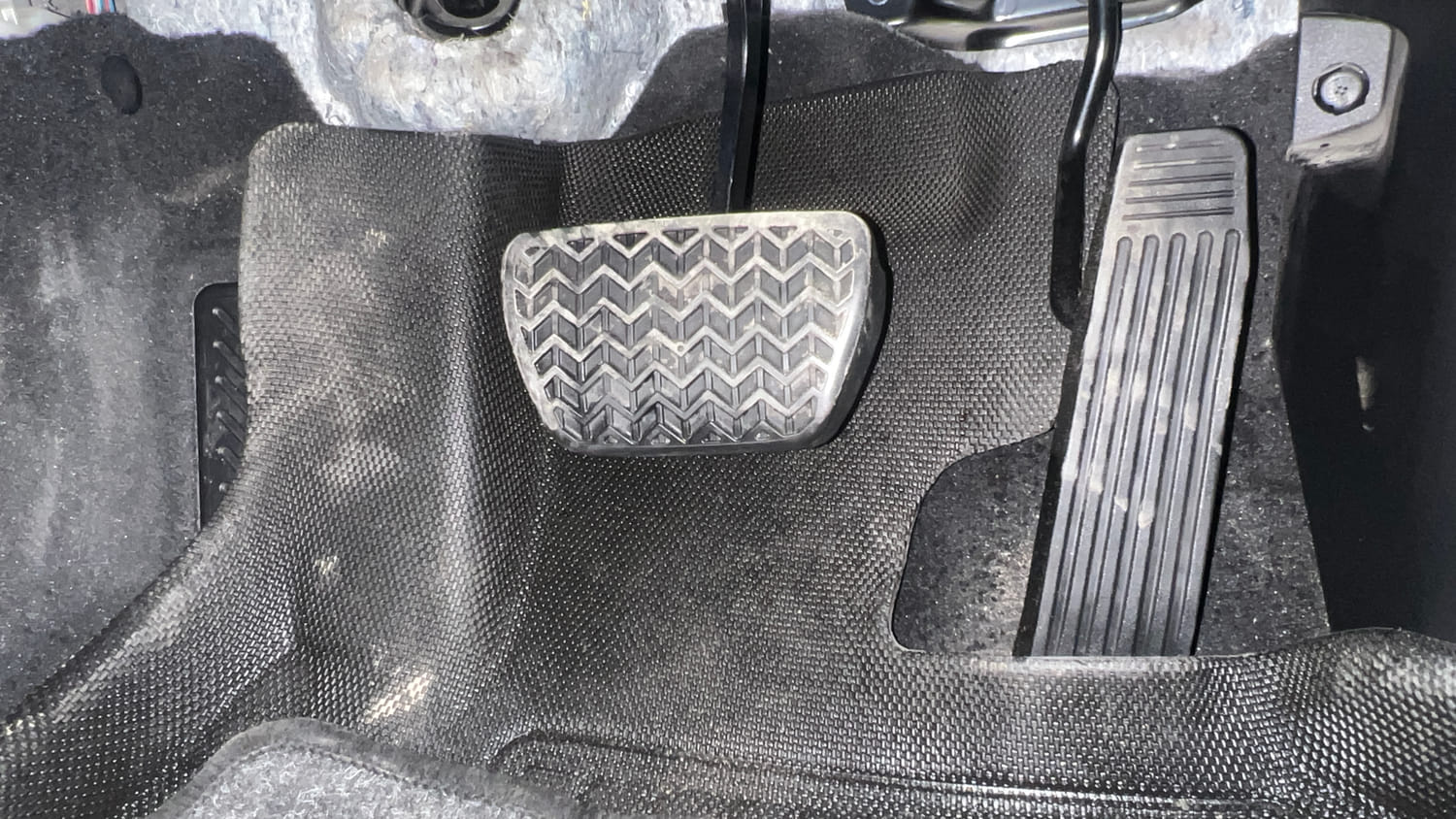 Used 2023 Lexus ES 300h Luxury Hybrid Automatic interior PEDALS VIEW