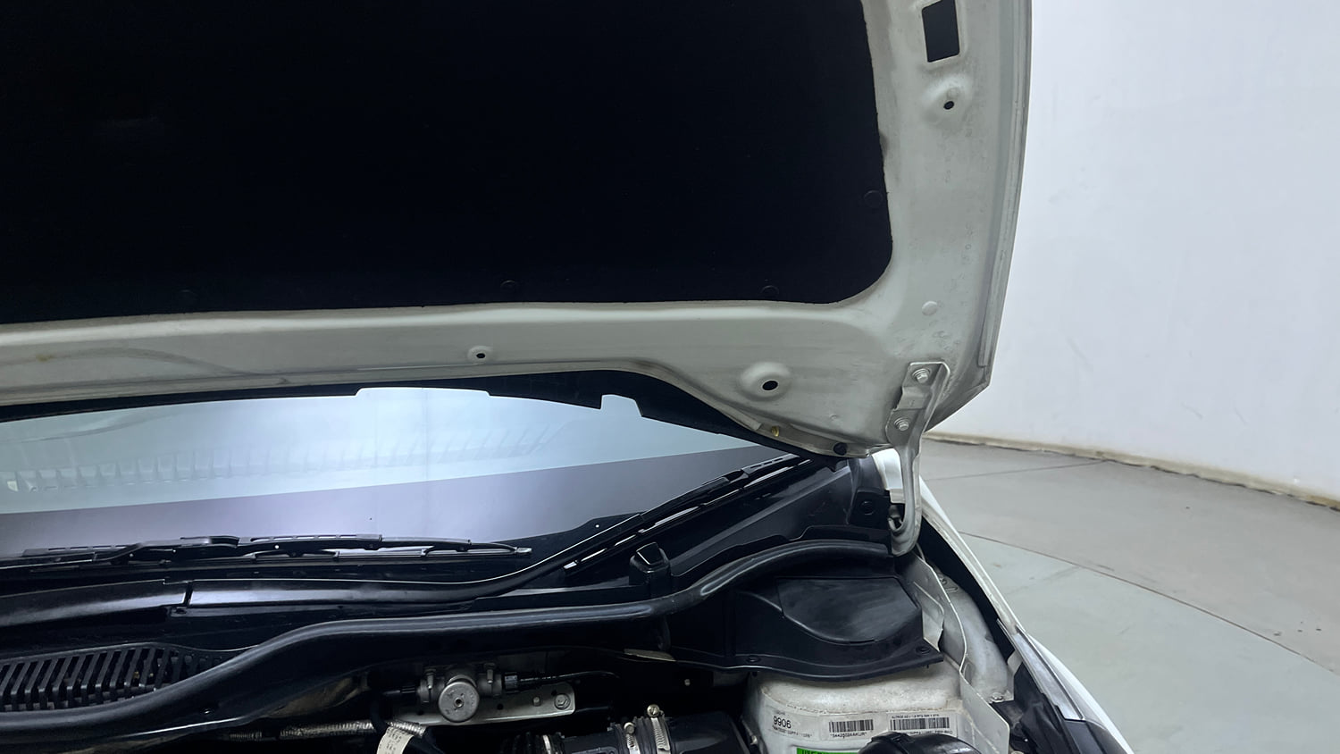 Used 2023 Tata Altroz XZ Plus Diesel Diesel Manual engine ENGINE LEFT SIDE HINGE & APRON VIEW